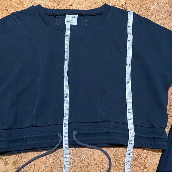 Gymshark Box Utility Long Sleeve Cut Out Elbow Crop Top In Black Sz S - Picture 14 of 15